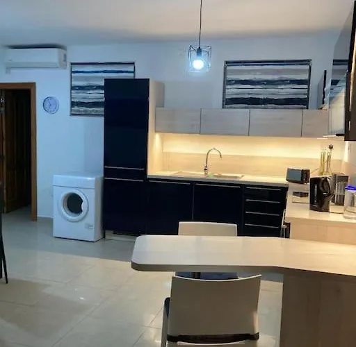 Happy House Apartment Pieta